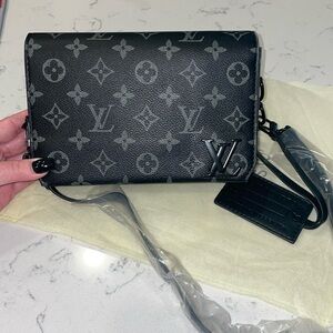 Crossbody purse